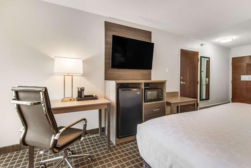 Clarion Pointe South Boston - Danville East Rum bild
