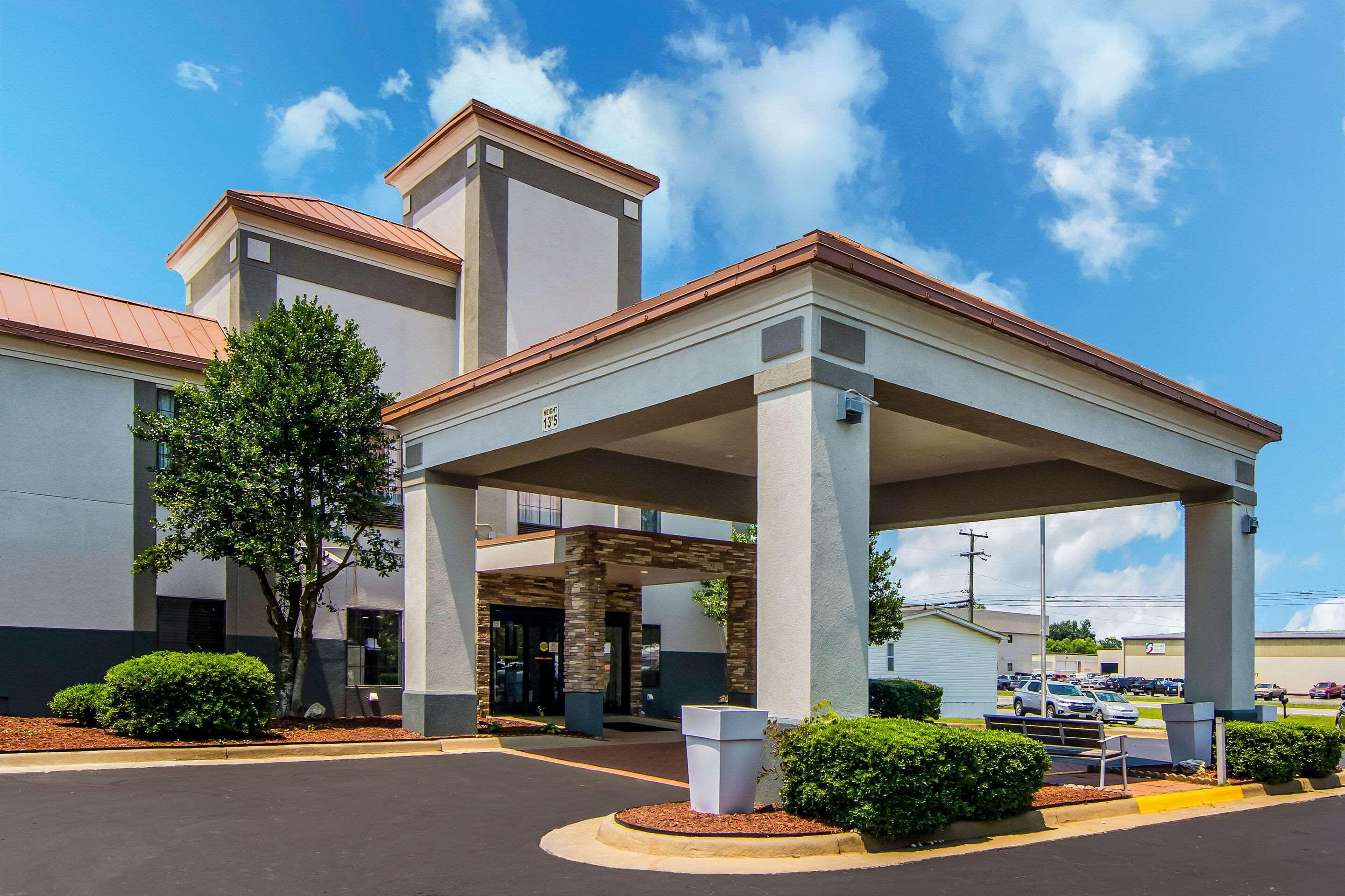 Clarion Pointe South Boston - Danville East Exteriör bild