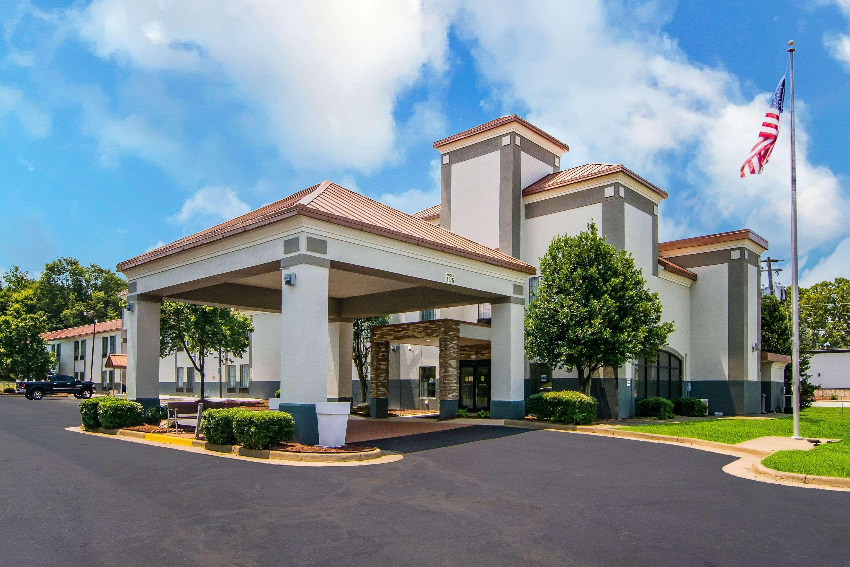 Clarion Pointe South Boston - Danville East Exteriör bild